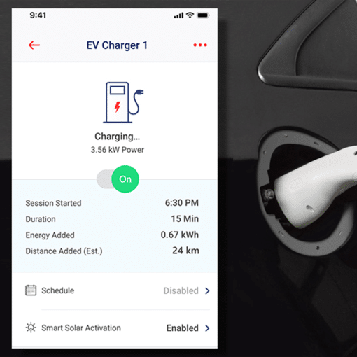 Smartphone toont laadstatus van elektrische auto via de mySolarEdge app, gekoppeld aan Solaredge laadpaal 3-fase 22KW.